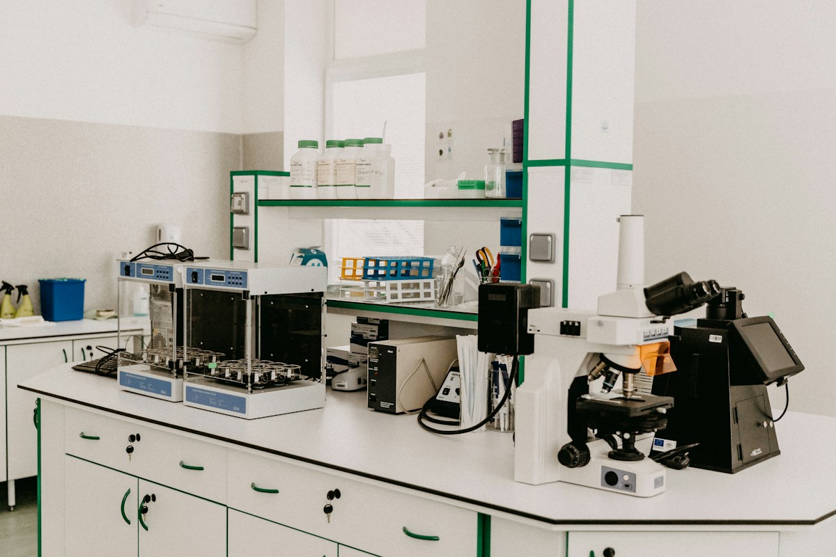 Medical laboratory equipment